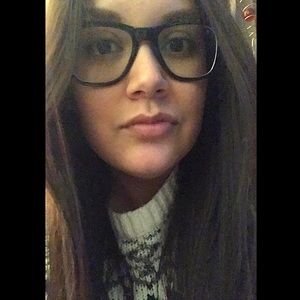 Meet your Posher, Lacey